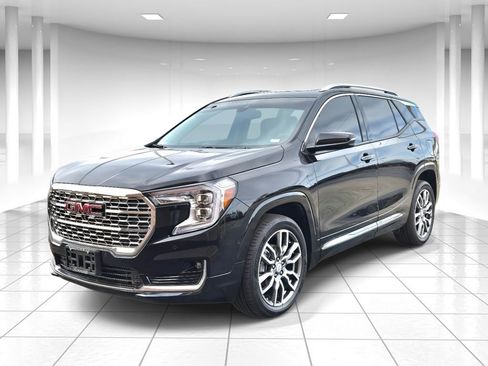Used 2024 GMC Terrain Denali w/ Denali Premium Package image 7