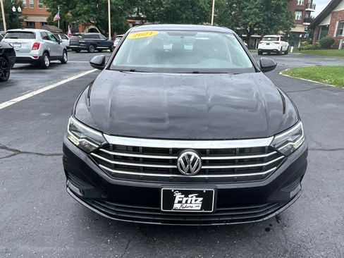 Used 2021 Volkswagen Jetta SE FWD image 2