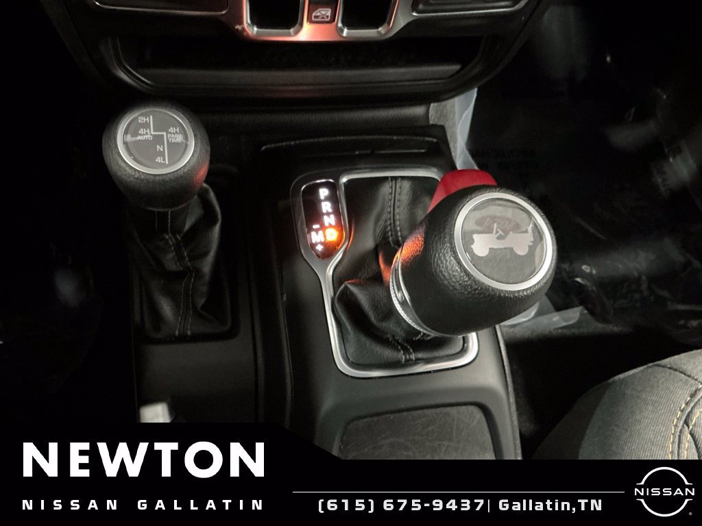 Used 2024 Jeep Wrangler Unlimited w/ Convenience Group AWD/4WD image 7
