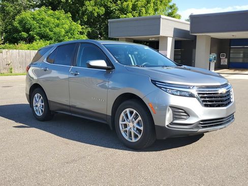 Used 2024 Chevrolet Equinox LT w/ LPO, Floor Liner Package AWD/4WD image 3
