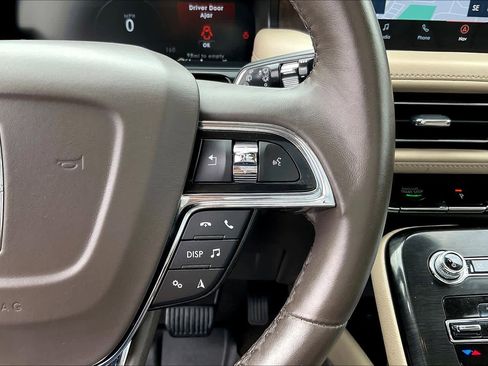 Used 2023 Lincoln Nautilus Reserve AWD/4WD image 21