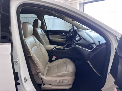 Used 2020 Buick Enclave Essence FWD image 10