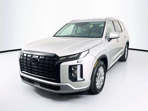 Used 2025 Hyundai Palisade SEL FWD image 3