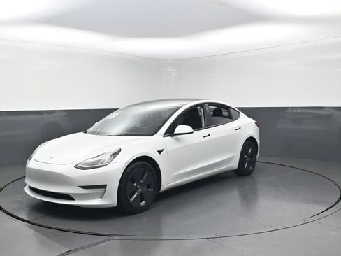 Used 2022 Tesla Model 3 Long Range AWD/4WD image 5