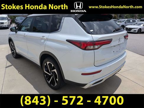 Used 2023 Mitsubishi Outlander SE FWD image 3