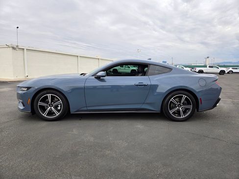 Used 2025 Ford Mustang Premium image 3