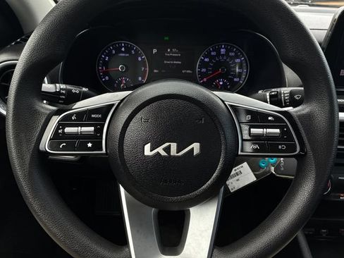 Used 2024 Kia Forte LXS w/ LXS Technology Package FWD image 21