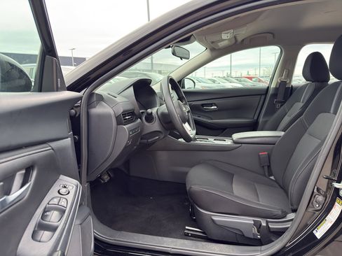 Certified 2024 Nissan Sentra SV image 9