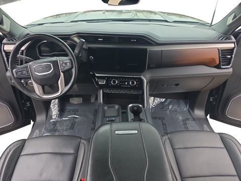 Used 2024 GMC Sierra 2500 Denali w/ Denali Reserve Package image 9