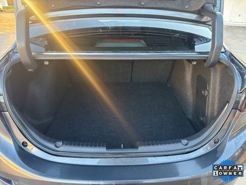 Used 2016 MAZDA MAZDA3 i Grand Touring image 32