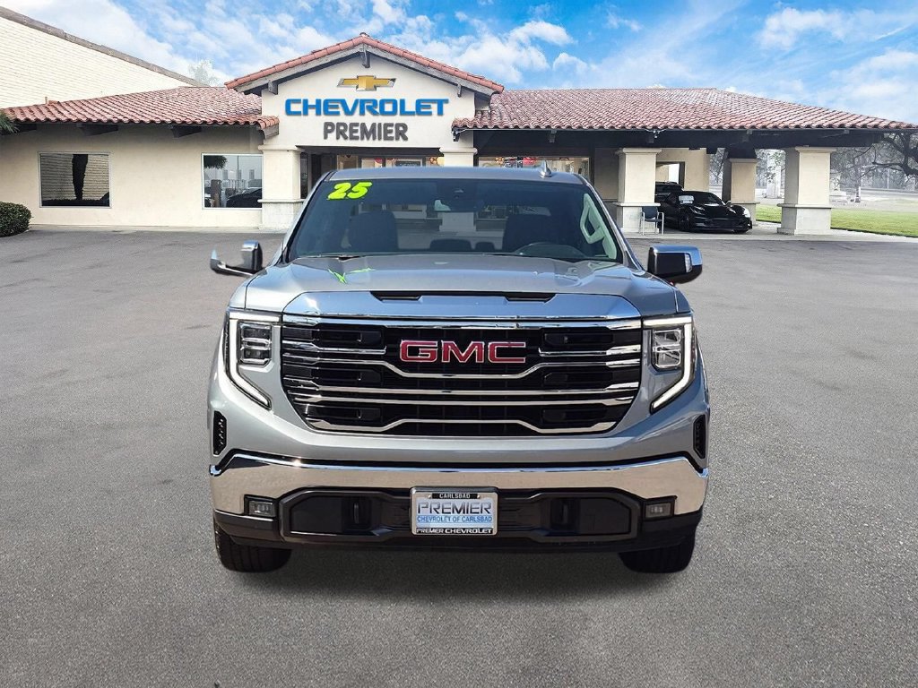 Used 2025 GMC Sierra 1500 SLT AWD/4WD image 3
