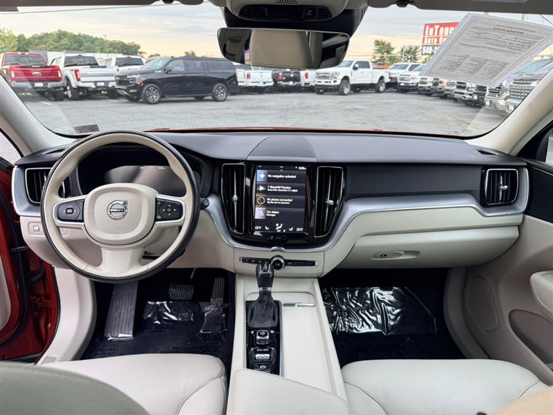 Used 2020 Volvo XC60 T5 Momentum AWD/4WD image 24