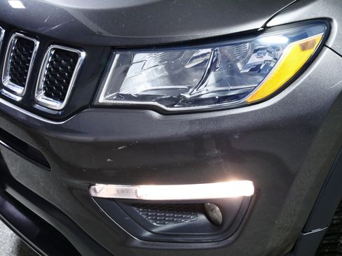 Used 2018 Jeep Compass Latitude w/ Popular Equipment Group image 16