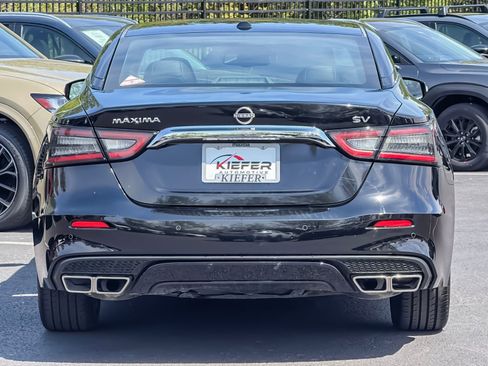 Used 2023 Nissan Maxima SV w/ Floor Mat Group FWD image 5