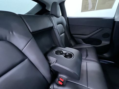 Used 2022 Tesla Model Y Performance AWD/4WD image 36
