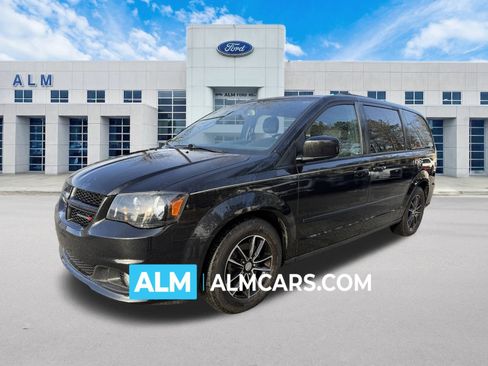 Used 2017 Dodge Grand Caravan GT image 1