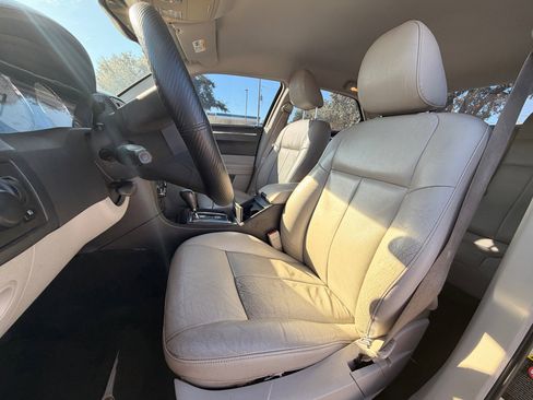 Used 2005 Chrysler 300 Touring image 12