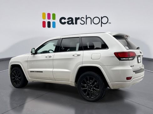 Used 2021 Jeep Grand Cherokee Laredo X image 3