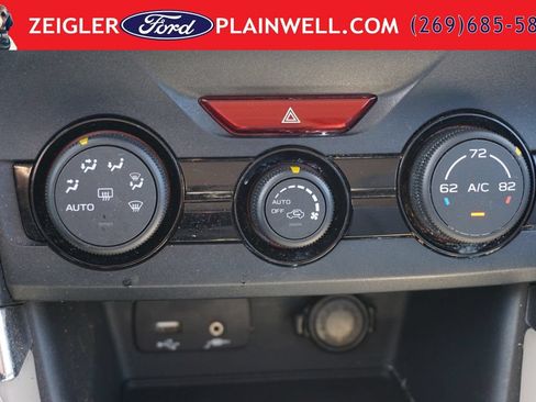 Used 2024 Subaru Forester AWD/4WD image 16