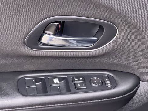 Used 2022 Honda HR-V EX image 30