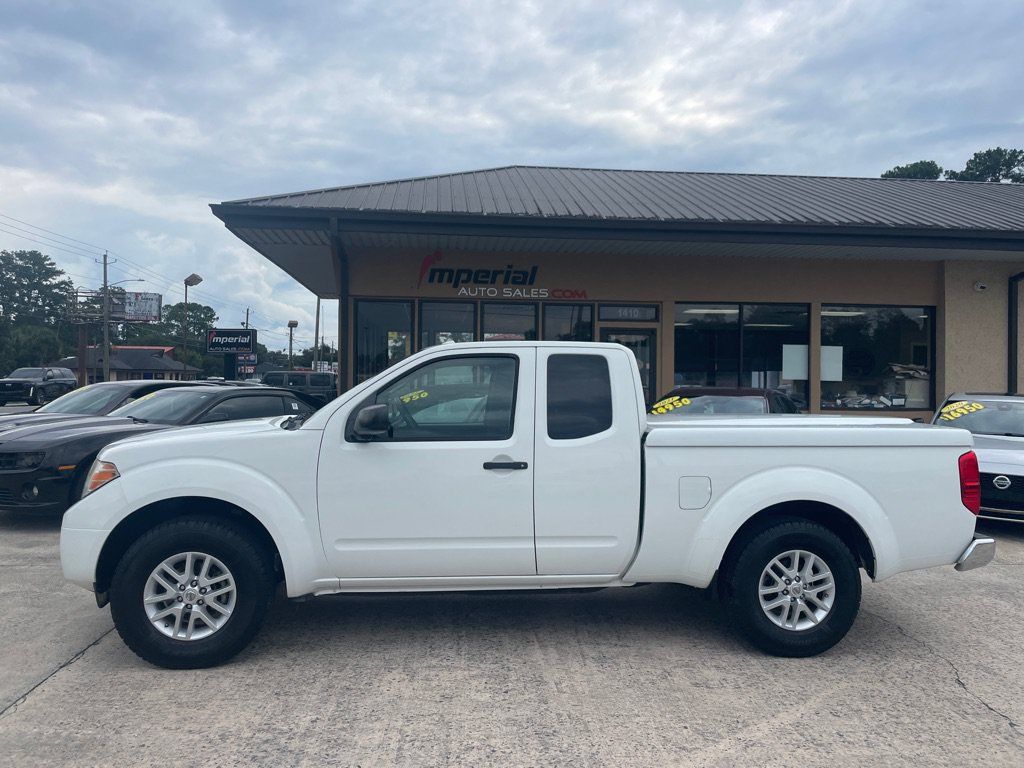 Used 2018 Nissan Frontier SV RWD image 2