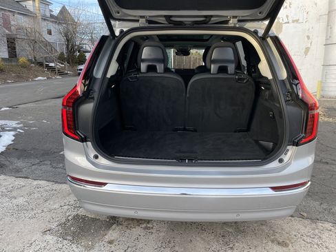 Used 2025 Volvo XC90 B6 Plus image 23