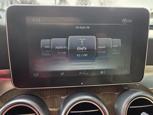 Used 2018 Mercedes-Benz GLC 300 4MATIC image 23