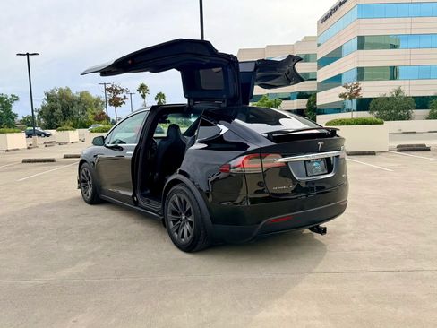 Used 2018 Tesla Model X 75D AWD/4WD image 10