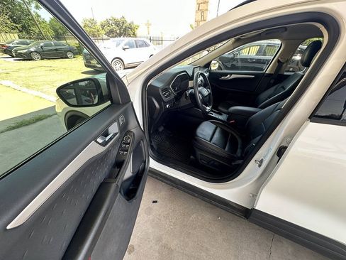 Used 2020 Ford Escape SEL FWD image 31