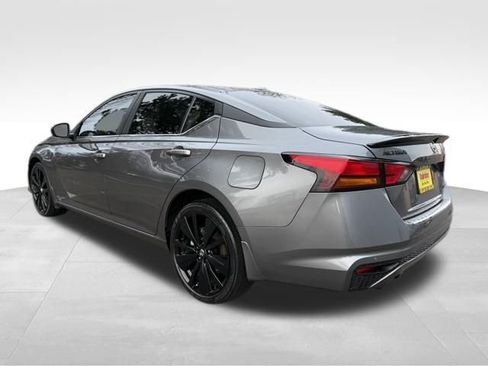 Used 2022 Nissan Altima 2.5 SR w/ Midnight Edition Package image 7