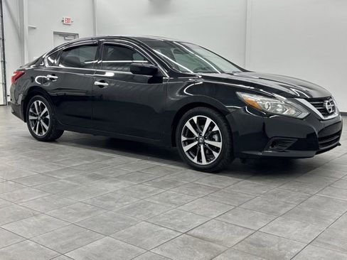 Used 2016 Nissan Altima 2.5 SR image 1