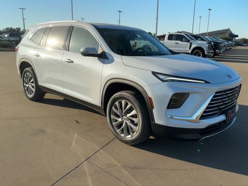 New 2026 Buick Enclave Preferred w/ Power Package image 3