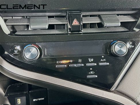 Used 2023 Toyota Camry SE image 21