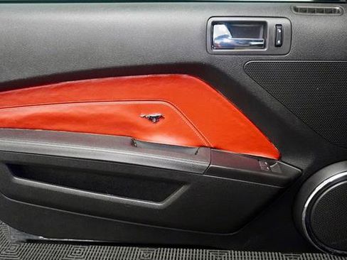 Used 2010 Ford Mustang GT image 28