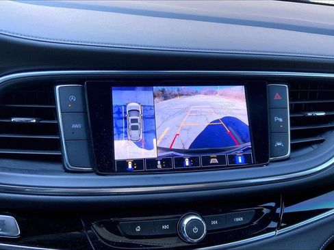 Used 2023 Buick Enclave Avenir image 21