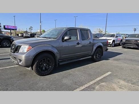 Used 2020 Nissan Frontier SV w/ Midnight Edition Floor Mats image 21
