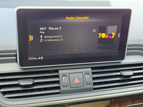 Used 2018 Audi Q5 2.0T Premium Plus w/ Premium Plus Package image 19