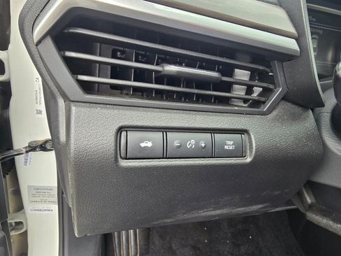 Used 2025 Nissan Altima 2.5 SV image 17