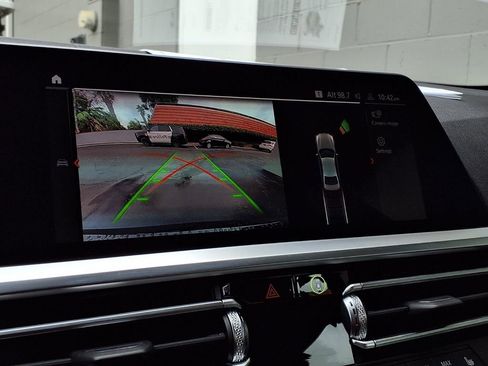 Used 2021 BMW 330i Sedan w/ M Sport Package image 8