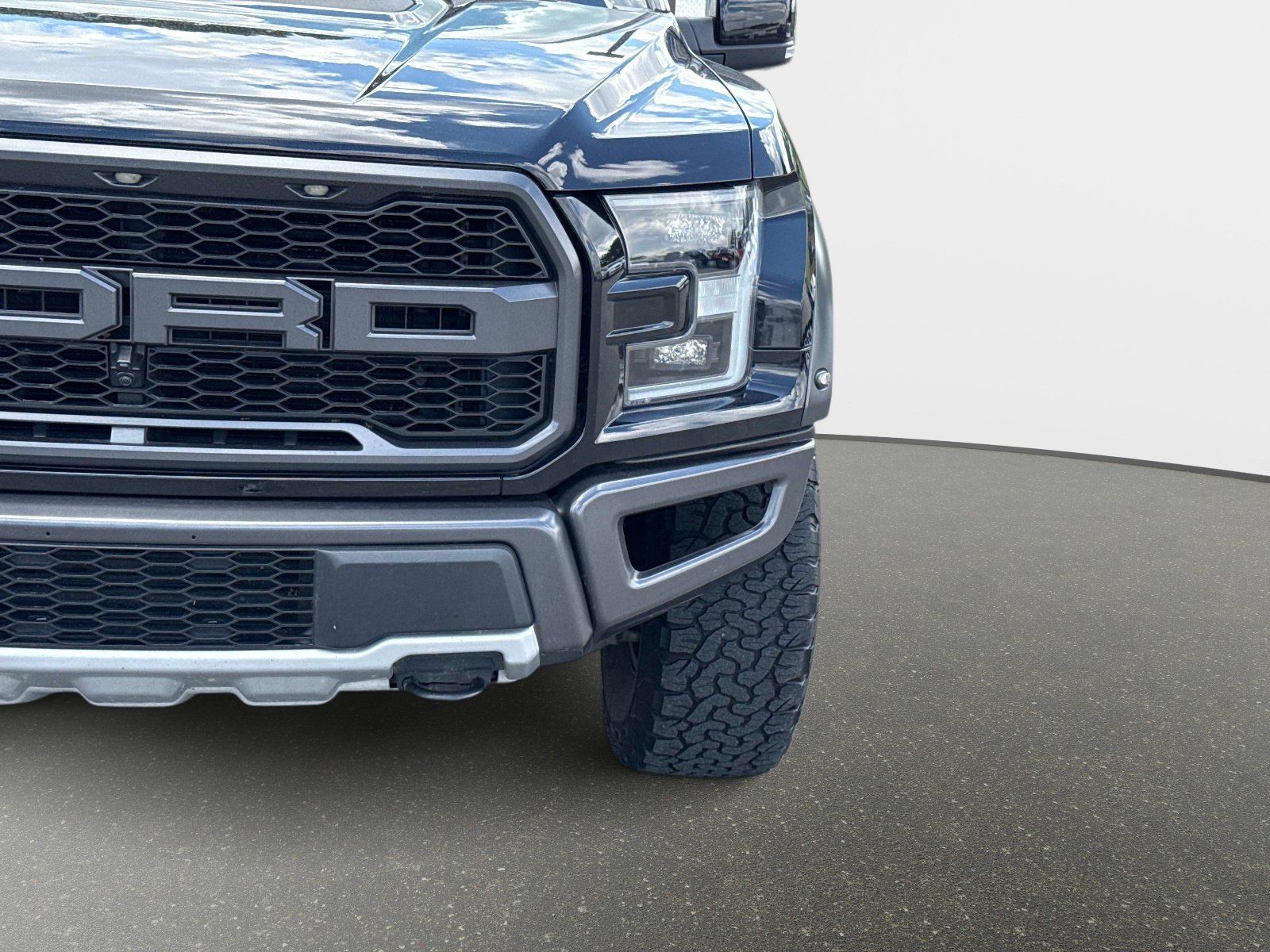 Used 2019 Ford F150 Raptor w/ Equipment Group 802A Luxury AWD/4WD image 10