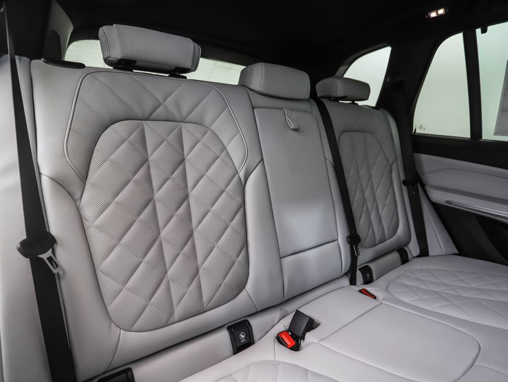 Used 2026 BMW X5 xDrive40i w/ Executive Package AWD/4WD image 27