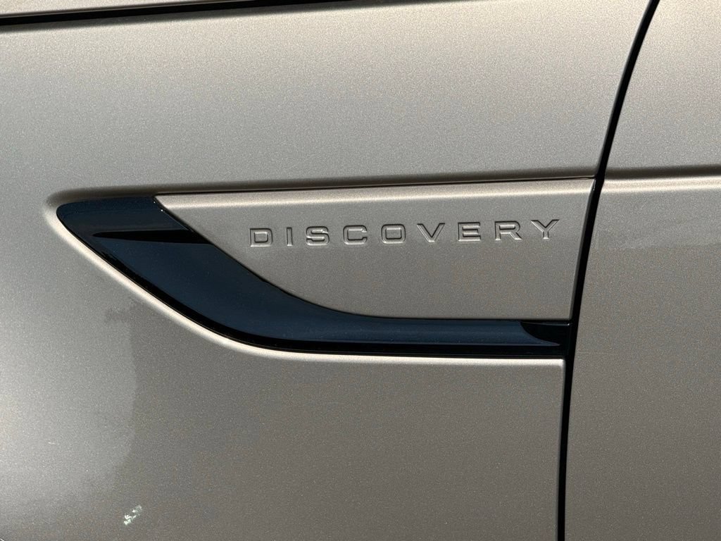 Certified 2025 Land Rover Discovery Dynamic SE AWD/4WD image 43