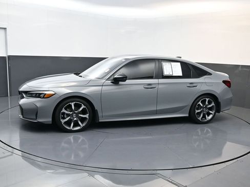 Used 2025 Honda Civic Sport image 6