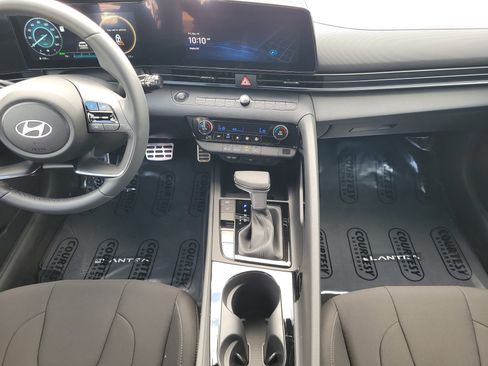 New 2026 Hyundai Elantra Sport image 17