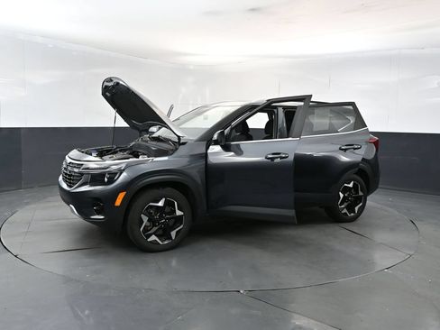 Used 2024 Kia Seltos EX AWD/4WD image 27