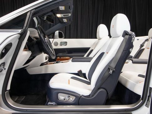 Used 2020 Rolls-Royce Dawn RWD image 22