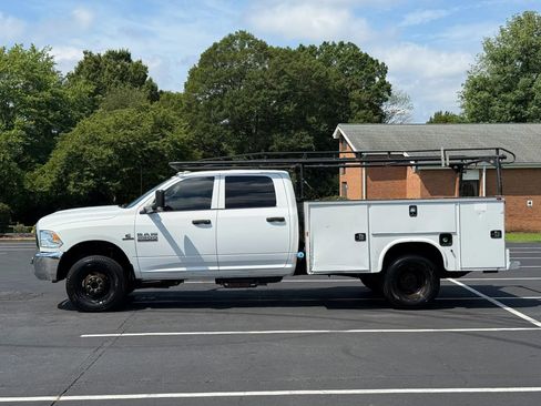 Used 2018 RAM 3500 Tradesman w/ Chrome Appearance Group AWD/4WD image 2