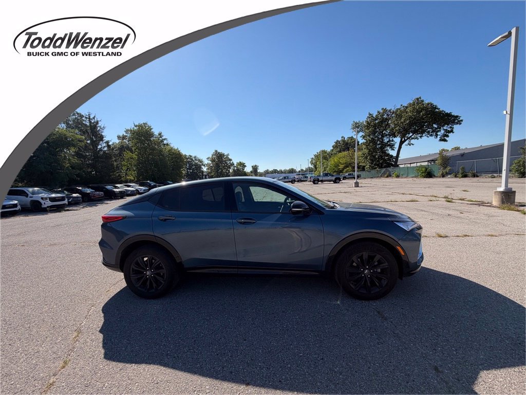 Used 2024 Buick Envista Sport Touring w/ Convenience I Package FWD image 1