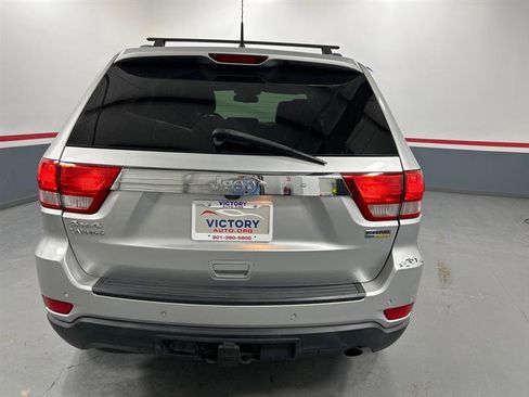 Used 2011 Jeep Grand Cherokee Laredo image 8