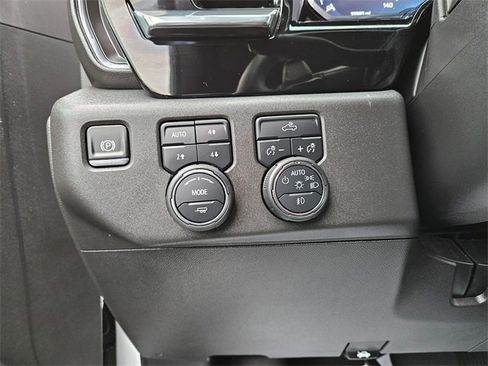 Used 2025 Chevrolet Silverado 1500 LT Trail Boss w/ Convenience Package II image 21